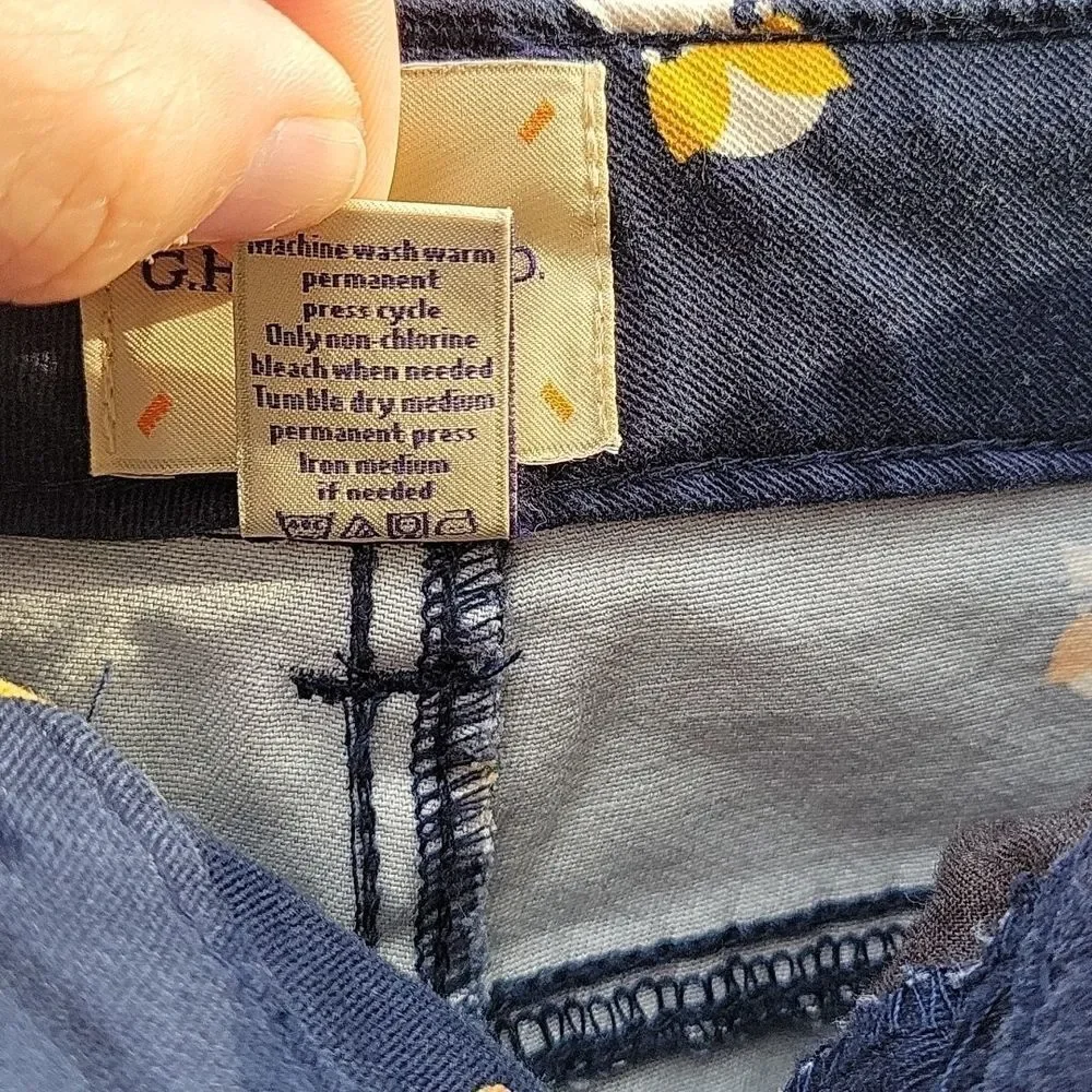 G. H. bass & Co navy owl skirt size 2